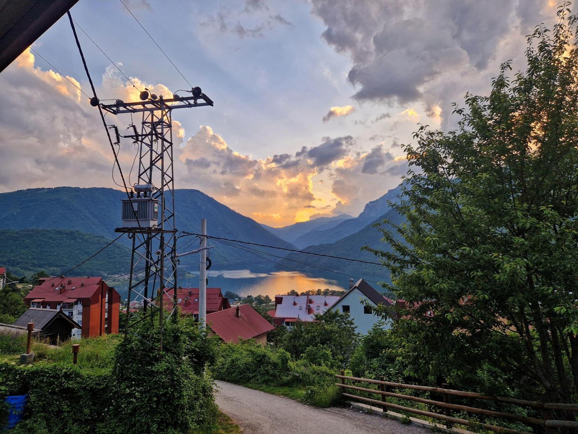 Guesthouse Madzarevic Plužine Exteriör bild