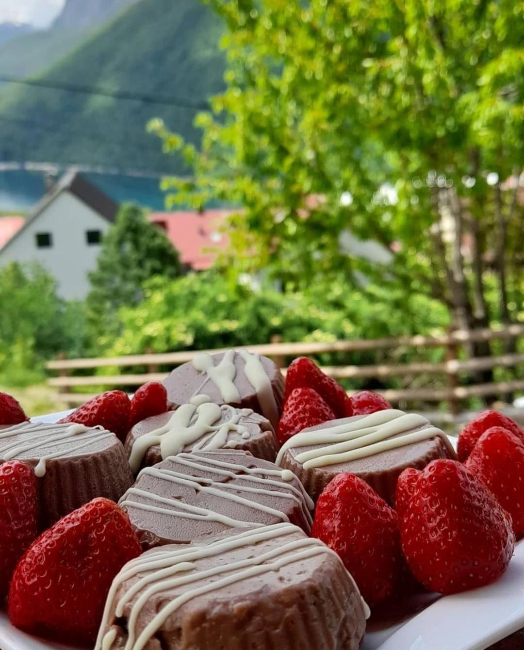 Guesthouse Madzarevic Plužine Exteriör bild